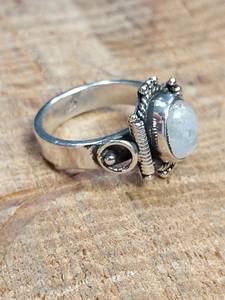 Bague de réglage de lunette ovale en pierre de lune arc-en-ciel faite à la main en argent sterling 925 pour mariage et fête - Product Image 5