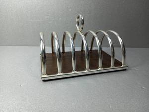 Support de pain grillé en argent fait à la main pour les morceaux de pain de petit-déjeuner accessoires de cuisine rangement et organisation à domicile porte-toasts - Product Image 6