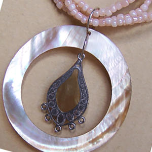 Collier en perles roses avec motif coquillage, bijoux bohèmes religieux en coquillages pour cadeaux - Product Image 2