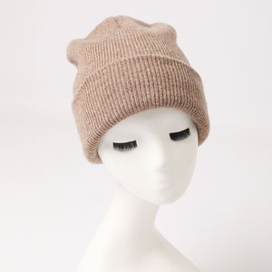 Bonnet Chapeaux Logo Personnalisé Haute Qualité OEM Chapeaux Hommes Bonnet Chaud Épaissi Casual Blanc Tricoté Chapeaux D'hiver Bonnets Avec Logo Personnalisé - Product Image 2