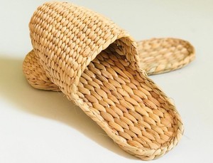 Scarpe in giacinto d'acqua con pantofola di <span class=keywords><strong>paglia</strong></span> colorata con pompon e pantofole in vimini in materiale naturale - Product Image 4