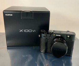 กล้อง Fujifilm X100VI (สีเงิน) ขายดีมาก พร้อมอุปกรณ์เสริมมากมาย - Product Image 1