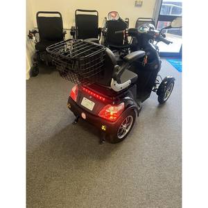 Scooter de Movilidad Todoterreno ZT4 Nuevo con Velocidad de hasta 8 mph y Alcance de 45 Millas para Suministros de Terapia de Rehabilitación - Product Image 4