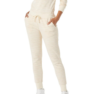 Pantalons de jogging pour femmes de qualité supérieure, design fuselé, coupe ajustée, fabrication en usine, extensible, tendance - Product Image 2