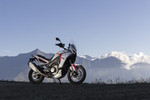 Modelo en Oferta, Nueva Motocicleta Mo-to Mo-ri-ni X-CA-PE 1200 con 2 Años de Garantía Internacional - Product Image 3