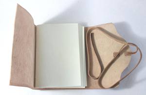 Diario Vintage per Affari Fatto a Mano con Carta di Cotone Riciclata Colore Marrone Autentico con Cordoncini in Pelle Abbinati - Product Image 4