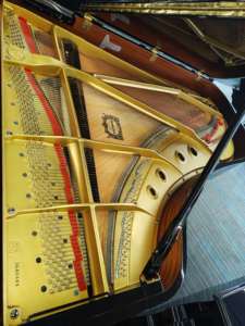 Đàn piano Yamaha C7 chất lượng cao, chuyên nghiệp, gỗ óc chó, đã qua sử dụng, sản xuất tại Nhật Bản, âm thanh bền và ấm áp, giao hàng toàn cầu - Product Image 4