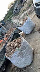 ถ่านยางยูคาลิปตัสจำนวนมากสำหรับระบบทำความร้อนเพื่อการส่งออกตามความต้องการ - Product Image 2