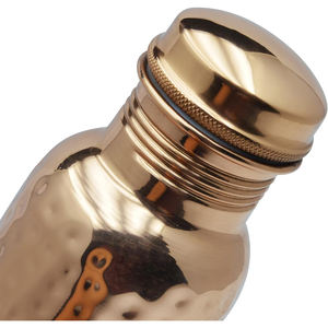 Bouteille en cuivre avec un design attrayant vente chaude polyvalent entièrement fini tendance ayurvédique verres avantages pour la santé métal - Product Image 1