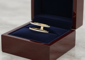 Anillo de Boda de Doble Hilera de Diamantes de Oro de Lujo para Mujer - Product Image 4