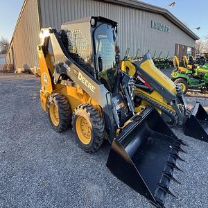 Cargadora Compacta John Deere 318G Usada, Nueva, en Stock, Calidad Premium, Motor de Alta Eficiencia, Bomba para Compra Inmediata, Envío Rápido - Product Image 6