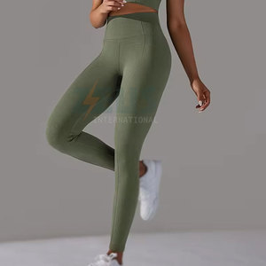 Ropa de Gimnasio y Fitness para Mujer, Conjuntos de Yoga, Nuevo Estilo, Conjunto de Yoga para Mujer Más Vendido, Hecho en Pakistán - Product Image 3