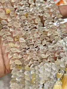 Cuarzo Rutilado Dorado Natural AAA, Facetado, en Forma de Lágrima, Taladrado, Hilo de 8 Pulgadas, Aproximadamente 6x9mm - Product Image 6