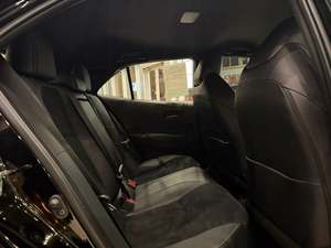 Extremadamente Limpio, Usado, 2024 GR PREMIUM AWD HATCHBACK - Product Image 2