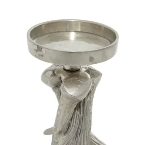 Soportes de velas de aluminio plateado hechos a mano para velas cónicas decoración del hogar con atractivo navideño - Product Image 5
