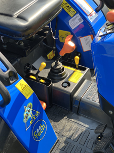 Top Selling High Quality SOLIS 26 HST 25HP 2WD Gear Drive Compact Wheel Tractor with Engine & Gearbox - Product Image 4