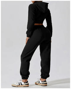 Conjuntos de chándal informal de estilo corto para mujer, nuevo diseño, traje de jogging de dos piezas, ropa de calle, chándales para mujer hechos en Pak - Product Image 3