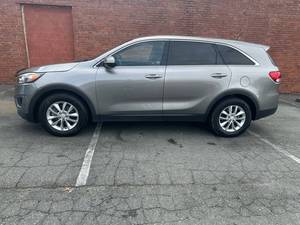 Precio bajo, Kia Sorento L 2017 usado en venta - Product Image 4