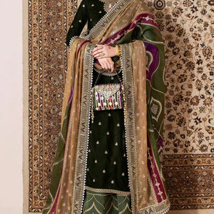 Robe longue élégante Anarkali Lehenga Choli en mousseline brodée, ornée de luxe, idéale pour les fêtes, anti-humidité et protection solaire - Product Image 5