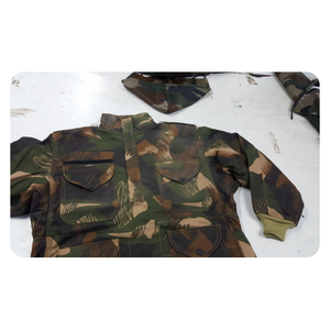 Veste de camouflage d'extérieur pour homme, matériau imperméable, coupe-vent et respirant, pour la randonnée et les activités hivernales, vente en gros en vrac - Product Image 1