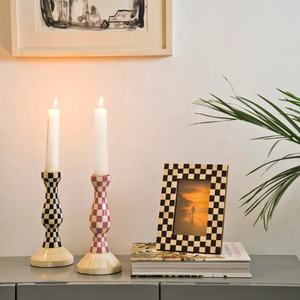 Bougeoir à motif de damier incrusté d'os ou bougeoir pilier incrusté de résine Chandelier artisanal pour la maison et la décoration festive - Product Image 2