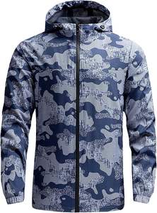 Chaqueta Softshell táctica de Next Level Gear con cremallera completa, capucha impermeable y tecnología a prueba de viento para una acción al aire libre implacable - Product Image 2