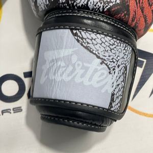 Guantes de Boxeo Unisex Fairtex con Logotipo Personalizado Profesional a Precio de Mayoreo, Alta Calidad, Cuero Genuino, Cierre de Cordones, Anti-UV - Product Image 3