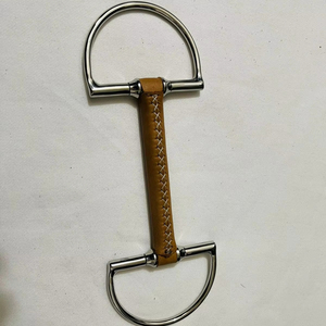 Mors de cheval en cuir artisanal avec anneau en D, équipement équestre de qualité supérieure - Product Image 1