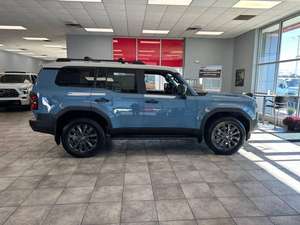 Nouveau modèle 2025 : Intérieur auto-obscurcissant avec caméra de recul à vendre - Product Image 5