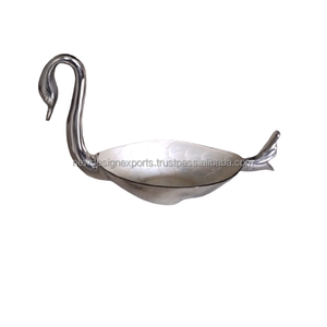 Bol en forme de canard en métal de conception moderne, couleur émaillée finie - Product Image 1