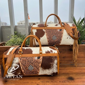 ชุดคอมโบหนังแบบถือโลโก้ออกแบบได้ตามต้องการชุดถุงมือหนังวัวลายลายตารางหมากรุกสำหรับวันหยุดสุดสัปดาห์กระเป๋าเดินทางแบบสปอร์ต - Product Image 1