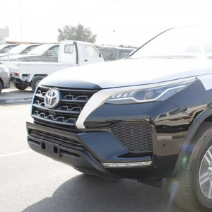 Toyota Fortuner d'occasion 2021 avec intérieur foncé, régulateur de vitesse adaptatif (ACC) - Product Image 2