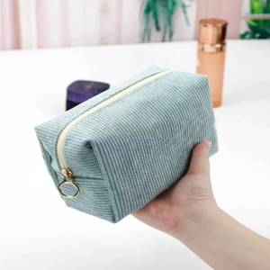 Bolsa de Maquillaje Cosmética de Lona de Algodón Reciclado Ecológica Personalizada, Estuche Pequeño con Cremallera y Estilo Moderno para Logotipo Personal - Product Image 5