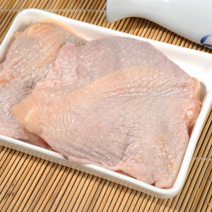 Filetes de pechuga de pollo congelados, carne de aves de corral deshuesada IQF, envasada en cajas de cartón a granel para exportación y procesamiento de alimentos - Product Image 3