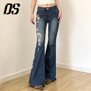 2025年新趋势 DS 女式蓝色牛仔喇叭裤 白色花卉刺绣阔腿牛仔裤 - Product Image 5