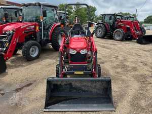 รถแทรกเตอร์มือสอง Massey Ferguson GC1725m สำหรับขาย - Product Image 3