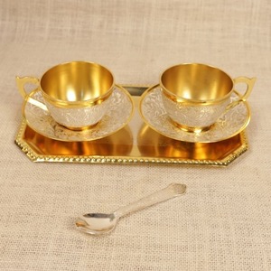 Ensemble de sous-verres en métal résistant à la chaleur de luxe avec options personnalisables et motifs modernes et élégants pour tables à manger et bars décoration intérieure - Product Image 6