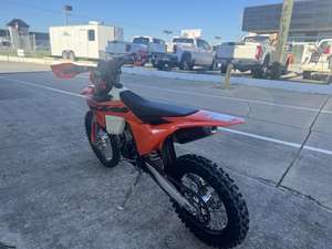 Disponible dès maintenant : Nouvelles motos 350 XCFs 2025 en stock F8275Y0 - Product Image 6