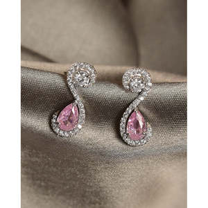 Compre Pendientes Colgantes de Plata de Ley 925 de Primera Calidad con Forma de Gota y Flor para Mujeres y Niñas, Oro de 18K con Diamante como Piedra Principal - Product Image 2