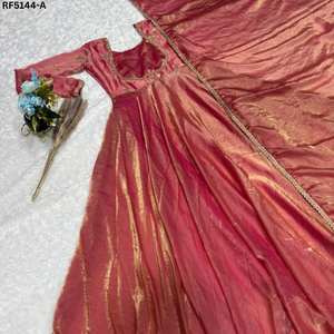 Ensemble de robe Anarkali en velours brillant Premium RF5144 pour femme, broderie en soie fendy, robe longue jusqu'au sol, silhouette flatteuse de 54 pouces - Product Image 6