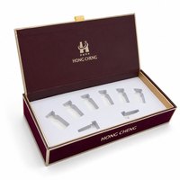 Boîte cadeau rigide personnalisée de style livre en bordeaux floqué avec logo en feuille d'or et insert en EVA à 6 compartiments pour bouteilles et coffrets cadeaux