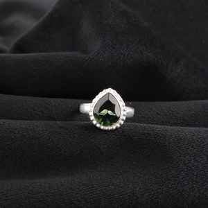 Anillo Infantil de Turmalina Verde y Plata de Ley 925, Joyería Hecha a Mano, Piedra de Nacimiento de Octubre, Regalo para Fiestas y Halloween - Product Image 1