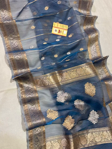 Sari Kadhwan Buti de Tela Auténtica Tejida a Mano, Hermoso Diseño de Doble Tono Dorado y Plateado con Motivos de Zari, Elegante y Tradicional para Fiestas - Product Image 3