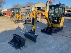 รถขุดขนาดเล็ก Caterpillar CAT 301.8 น้ำหนัก 1.8 ตัน เครื่องยนต์ดีเซล แบบตีนตะขาบ พร้อมบุ้งกี๋สำหรับงานก่อสร้าง - Product Image 3