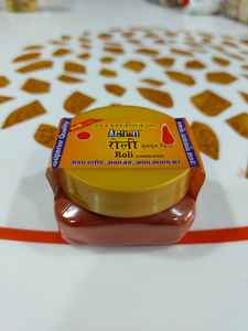 Polvo de bermellón sagrado ROLI KUMKUM de alta calidad para uso en ofrendas sagradas y ceremonias culturales de la India - Product Image 5