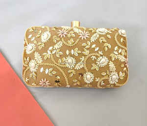 Pochette indienne à patch fait à la main-Pochette de mariage Sac à main indien fait main broderie dorée Sac à main par LUXURY CRAFTS - Product Image 5