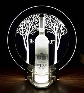 Estante de exhibición de vino LED de acrílico personalizado 2025 elegante soporte de venta al por menor iluminado moderno para exhibir botellas de vino - Product Image 3