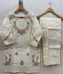 Salwar Kameez confeccionado pakistaní 2025 para damas, trajes bordados de césped/algodón para damas, suministro ODM de talla grande - Product Image 5