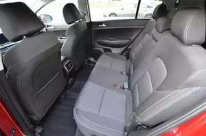 Sportage d'occasion 2023 2024, SUV compact confortable et fiable, intérieur spacieux, qualité de conduite fluide, fourni du Japon - Product Image 5