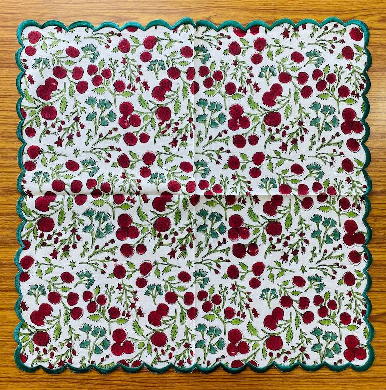 สีแดงทับทิมเข้ม